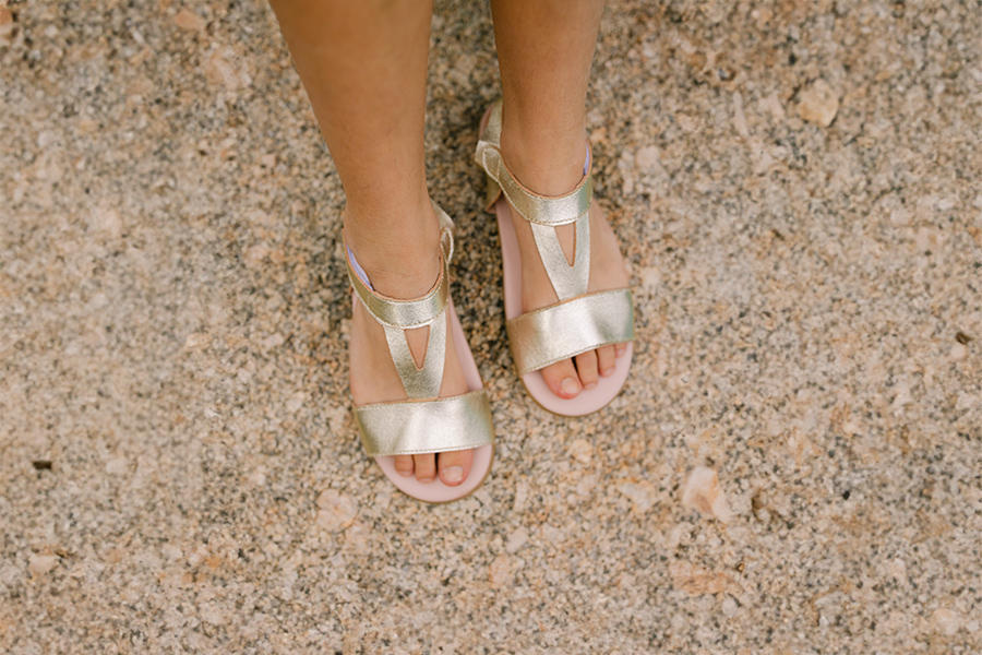 Sandales barefoot brides métallisées