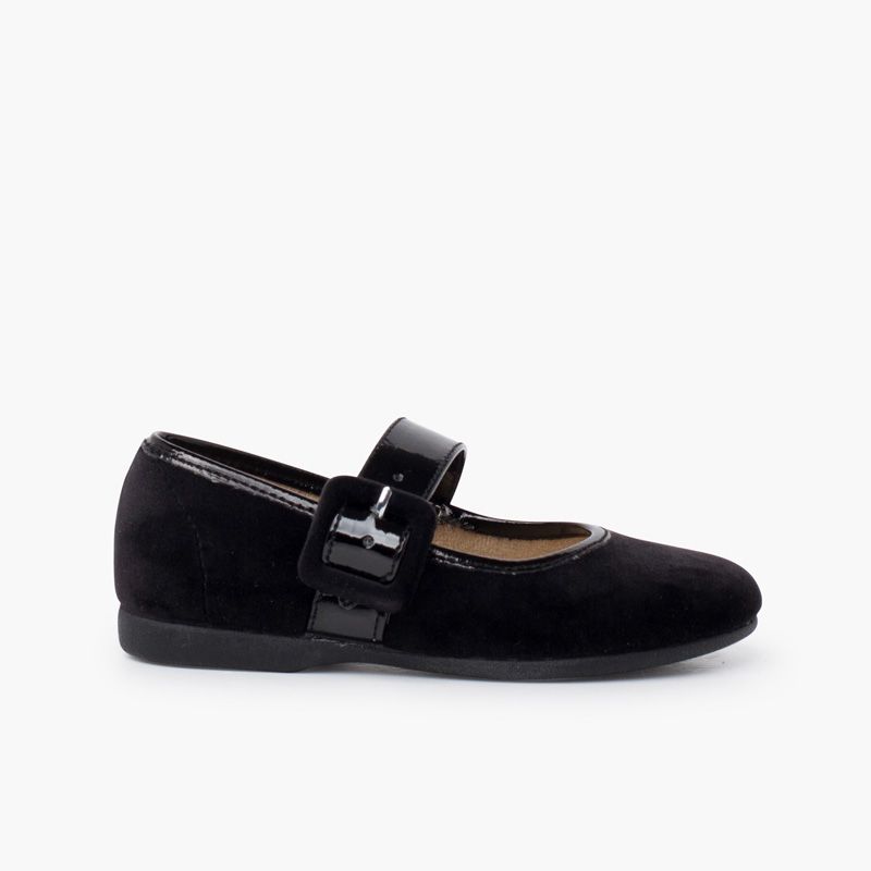 Babies en velours avec large bride type cuir verni