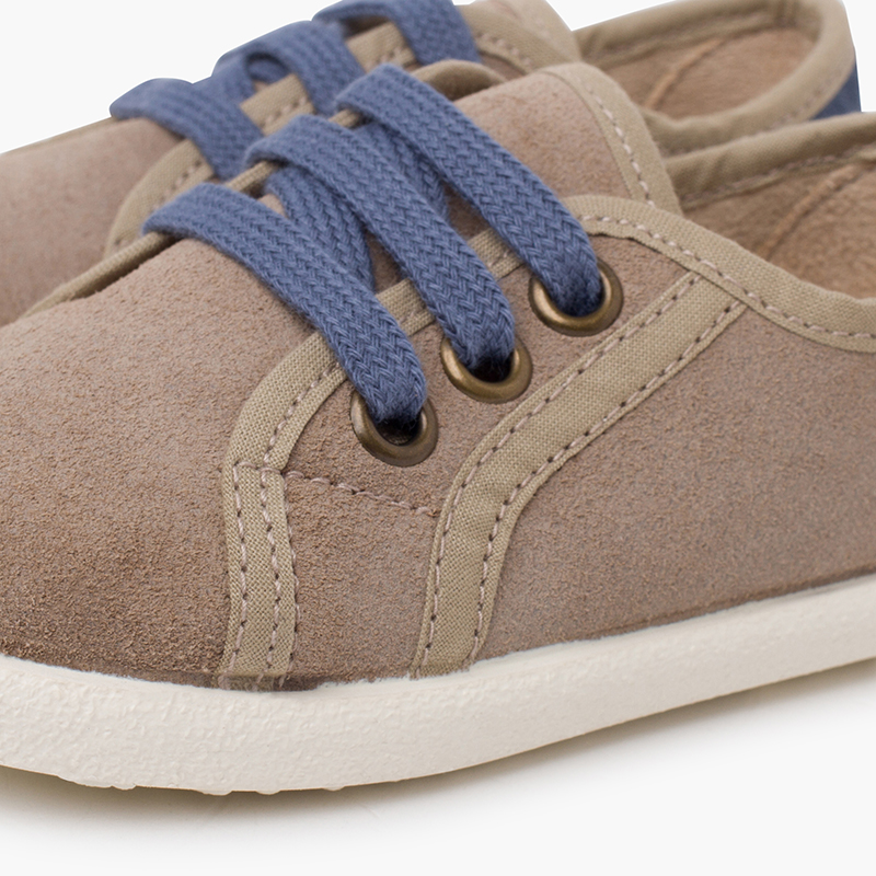 DÉTAILS CONTRASTÉS